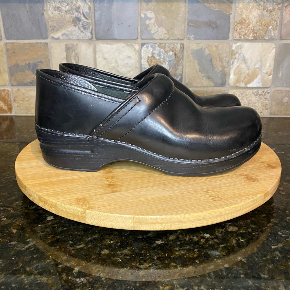 Dansko Shoes Womens 40 Professional Clogs Black Leather Round Toe Casual Comfort